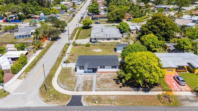 Building Photo - 1773 Lauderdale Manor Dr
