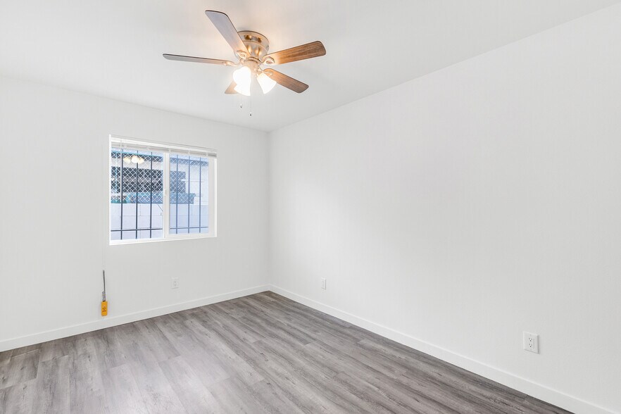 Building Photo - 8910 Avalon Blvd