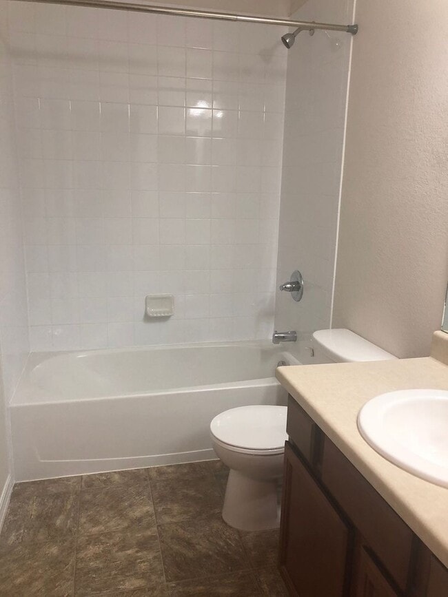 Building Photo - BEAUTIFUL 3-BEDROOM TOWNHOME IN AWARD-WINNING WOLF RANCH - Security Deposit Waiver Available