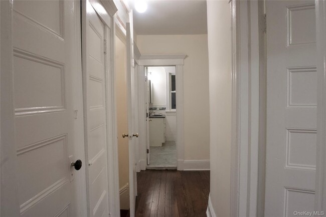 Building Photo - 55 Vernon Ave