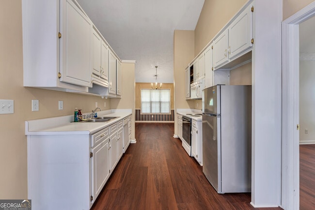 Building Photo - 1510 Twin Manor Dr