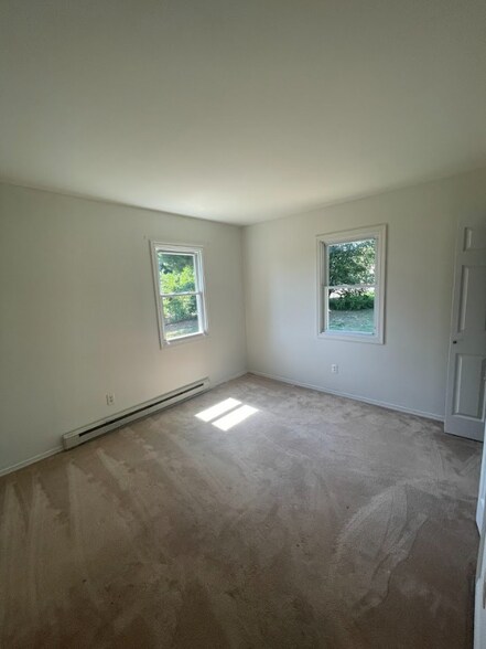 Building Photo - 539 Round Top Rd