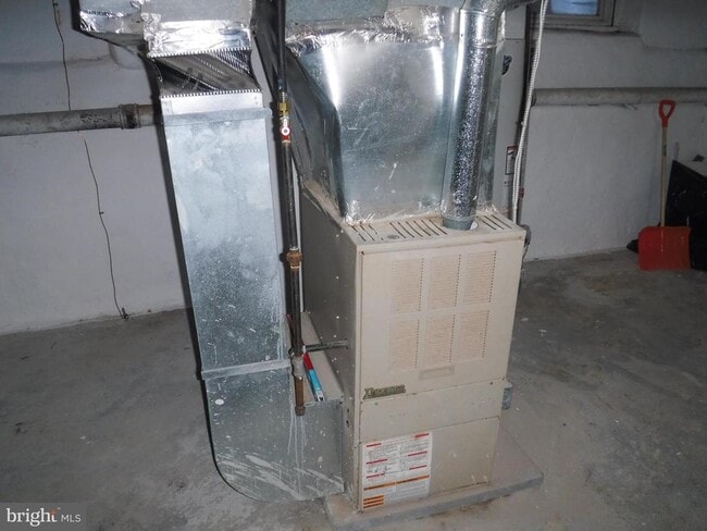 Building Photo - 540 George St