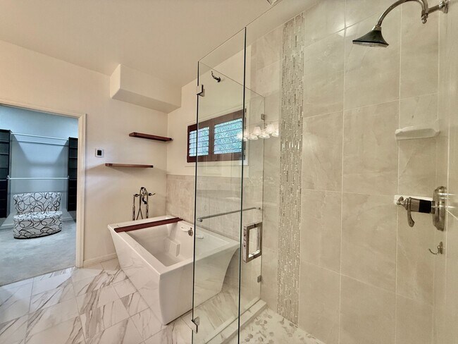 Building Photo - 3805 Brushland Ct