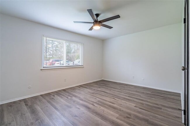Building Photo - 740 Mozley Dr SE