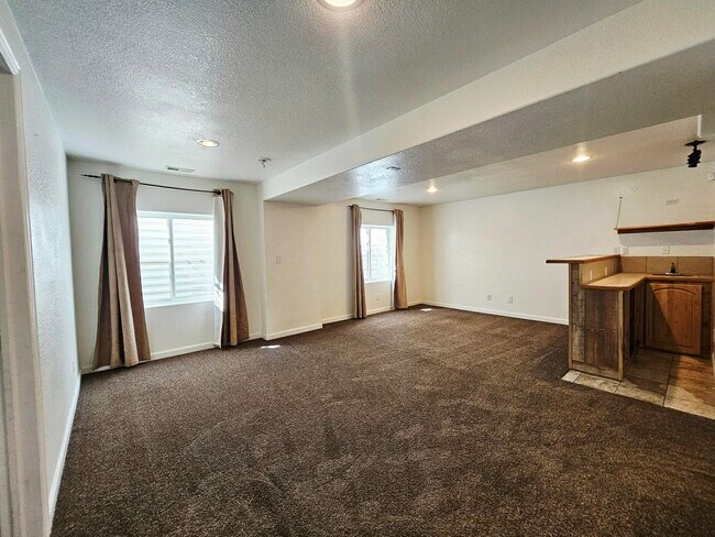Building Photo - 6834 Cool Spring Way