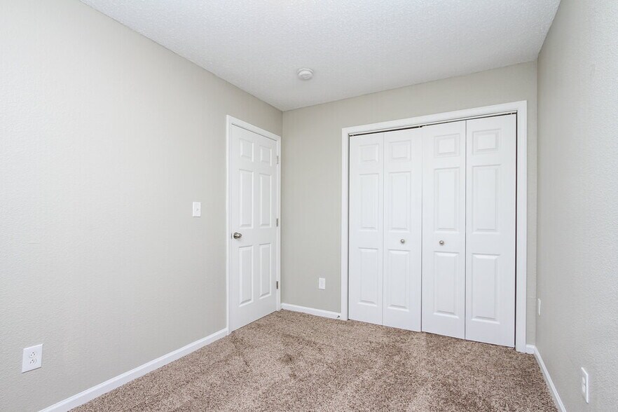 Building Photo - 8020 Lake Tree Cir