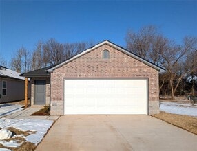 Building Photo - 3301 Little Creek Dr