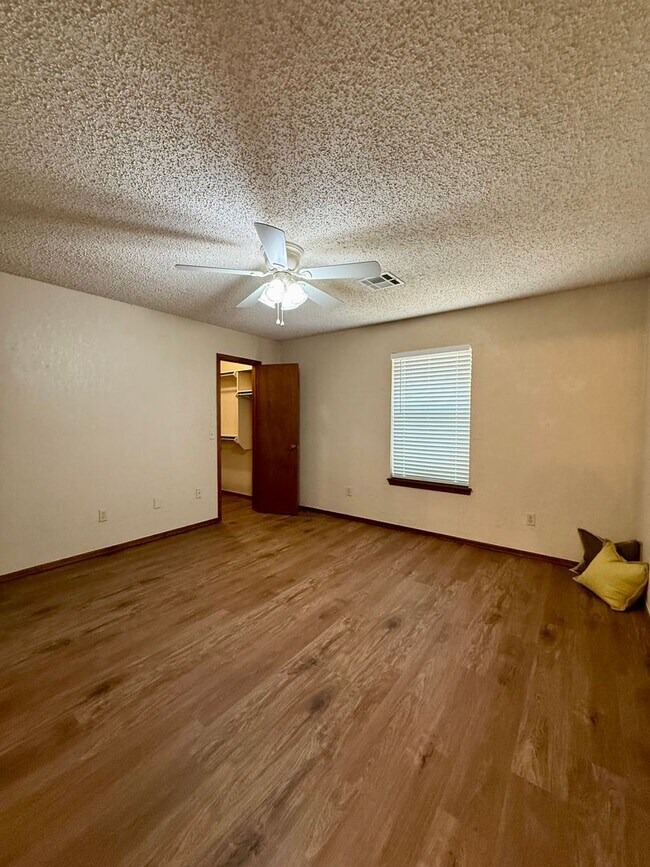 Building Photo - 1368 Cedarbrook Ln