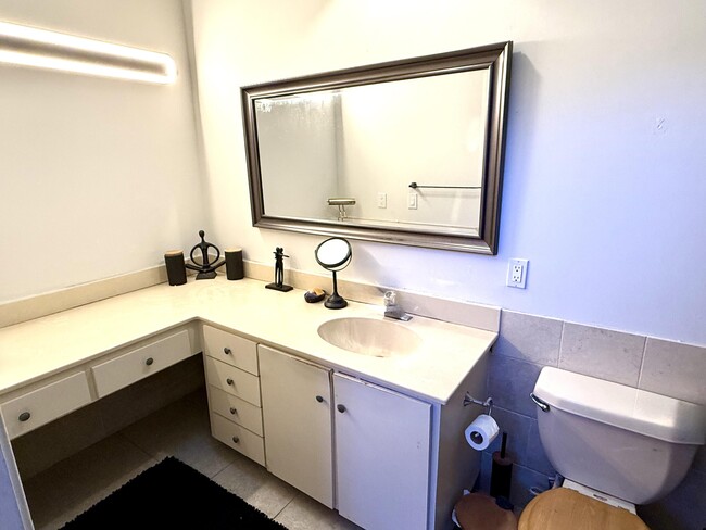 Building Photo - 1275 Periwinkle Pl