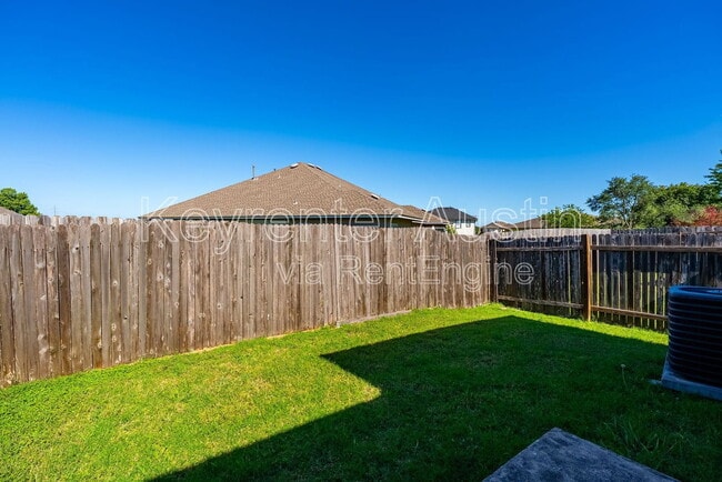 Building Photo - 2822 Southampton Way