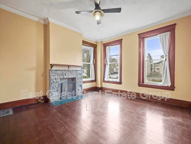 Building Photo - 448 Summit Ave