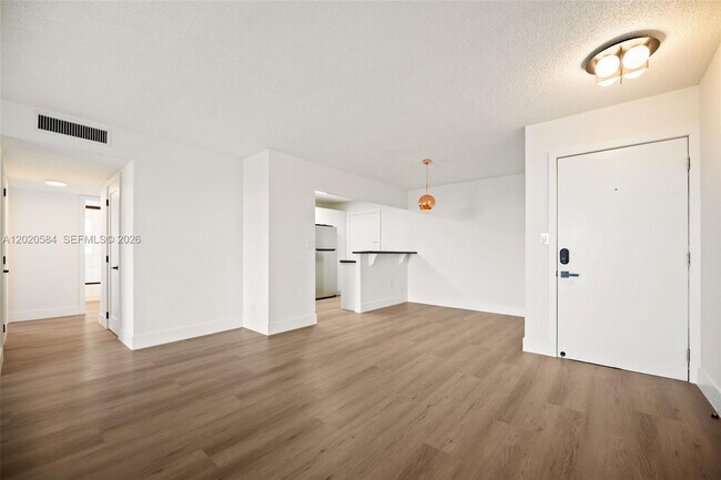 Building Photo - 8107 SW 72nd Ave