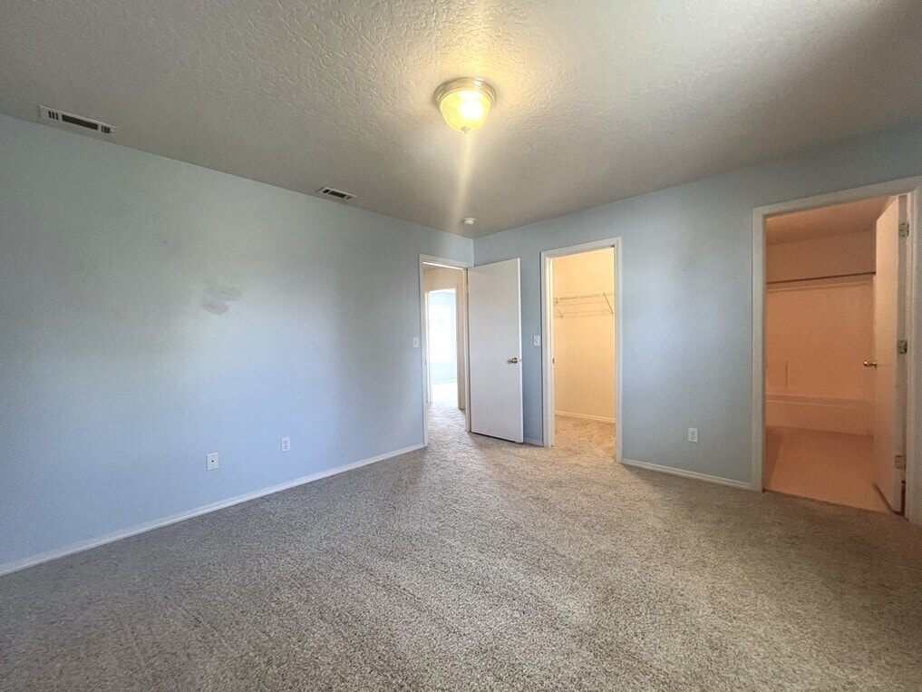 Building Photo - 9656 W Shelborne Dr
