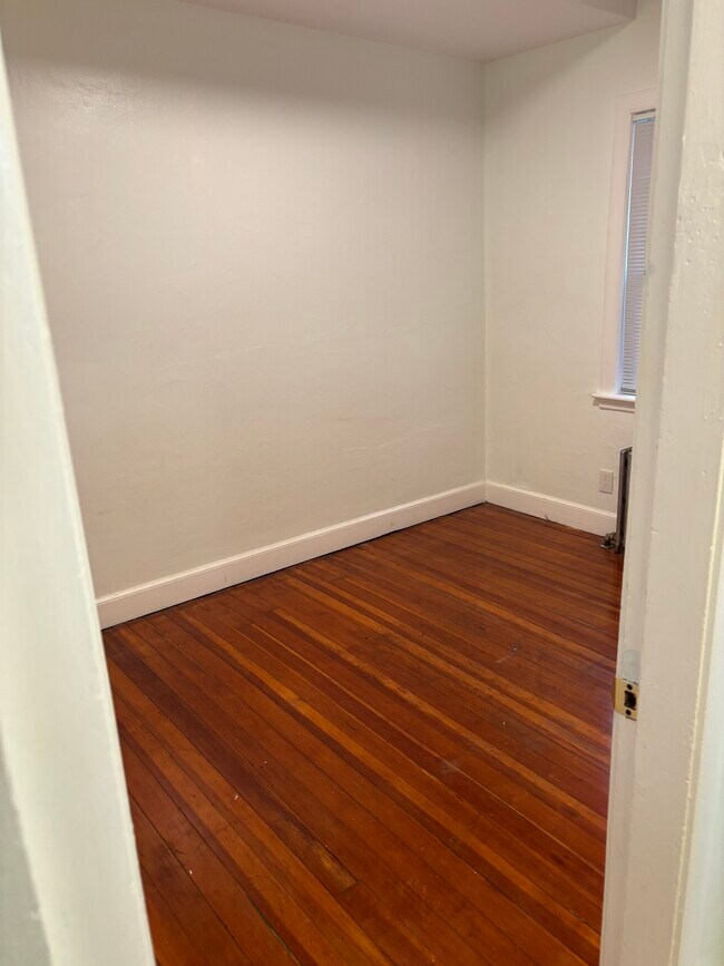 Building Photo - 103 Essex St