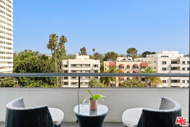 Building Photo - 10660 Wilshire Blvd