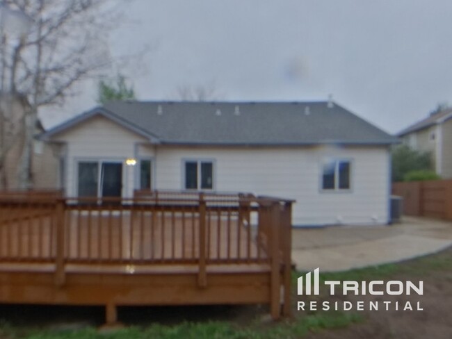 Building Photo - 5950 Fescue Dr