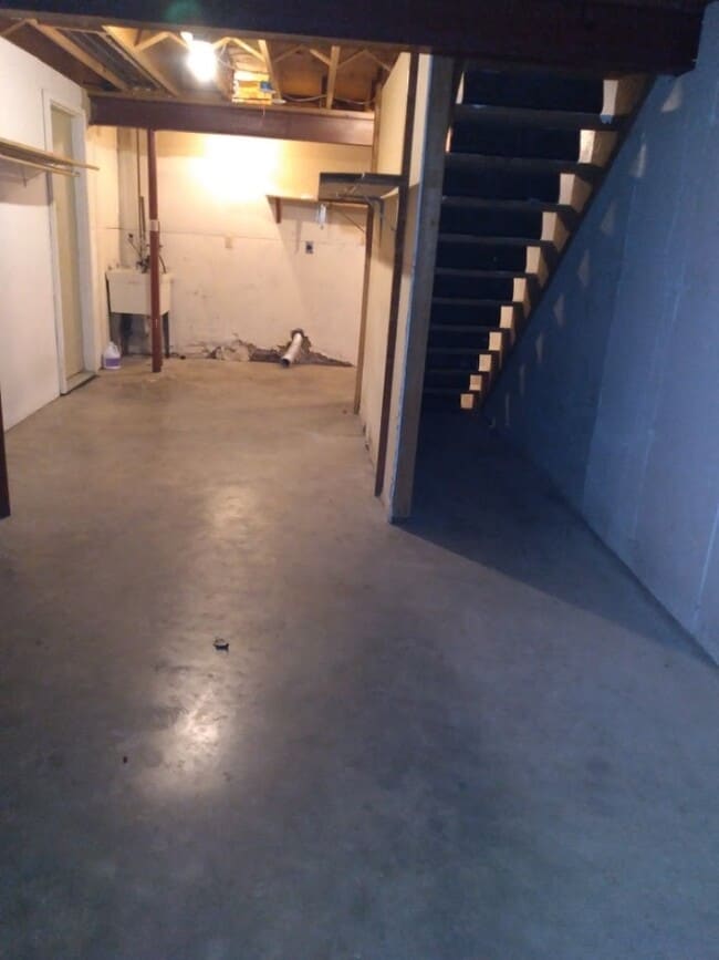 Building Photo - 13 Westover Ct