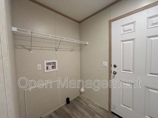 Building Photo - 725 S 12th St