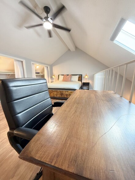 Building Photo - 2738 Brownsboro Rd