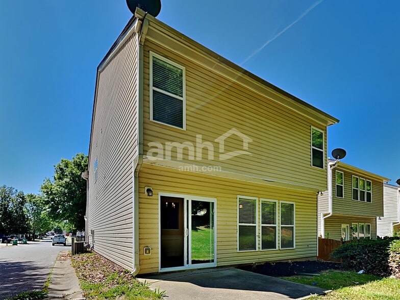 Building Photo - 311 Barberry Pl
