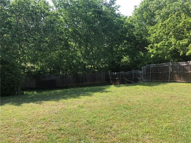 Building Photo - 702 Creekside Dr