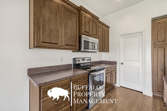 Building Photo - 4215 Roy Cir