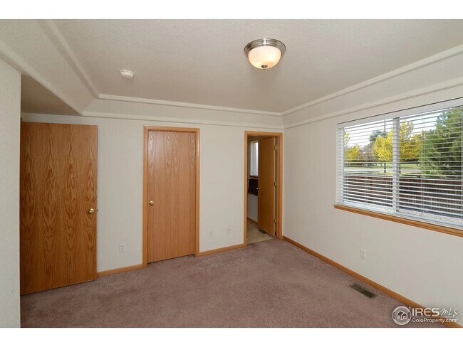 Building Photo - 385 Blue Azurite Ave