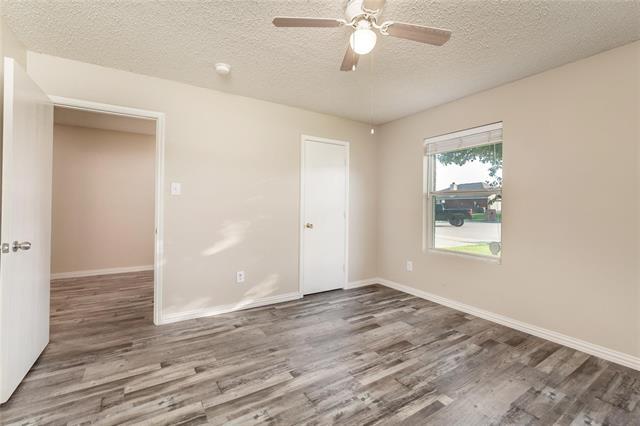 Building Photo - 100 Scarlet View