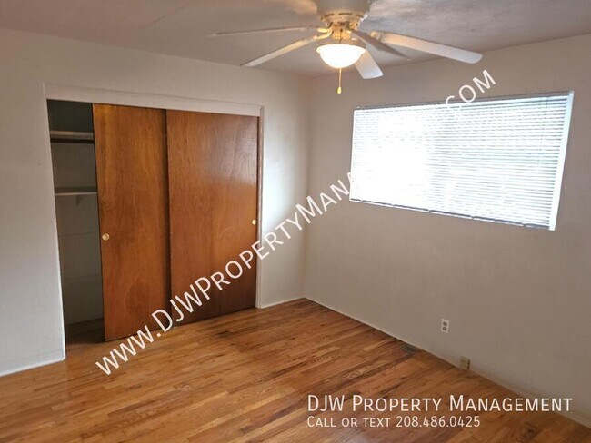 Building Photo - 1627 Martha St