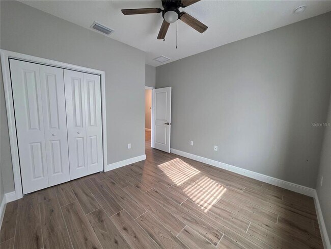 Building Photo - 7345 SE 26th Dr