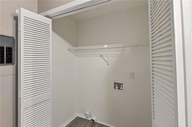 Building Photo - 5537 Mountain Springs Cir