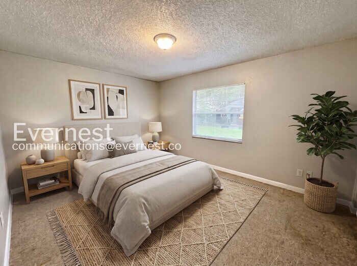 Building Photo - 3058 St Paul Dr