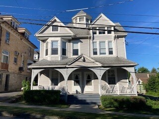 Building Photo - 1026 Pine St