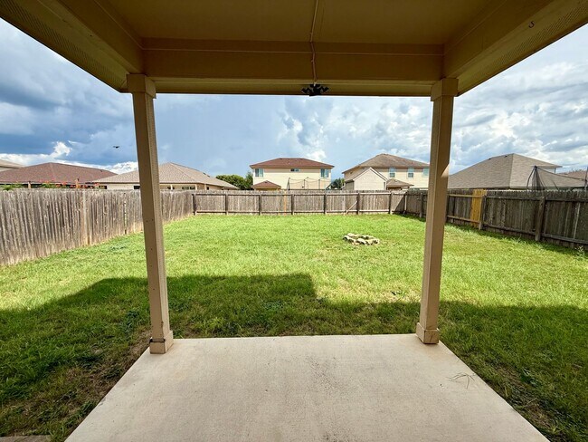 Building Photo - Beautiful 3 bedroom, 2.5 bathroom in Avery...