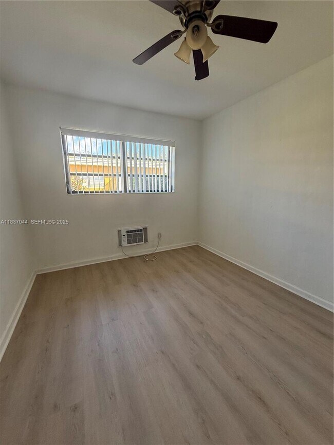 Building Photo - 1845 Pembroke Rd