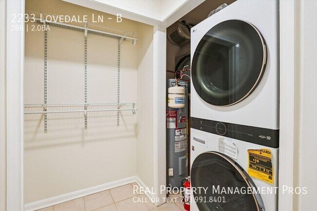 Building Photo - 2233 Lovedale Ln