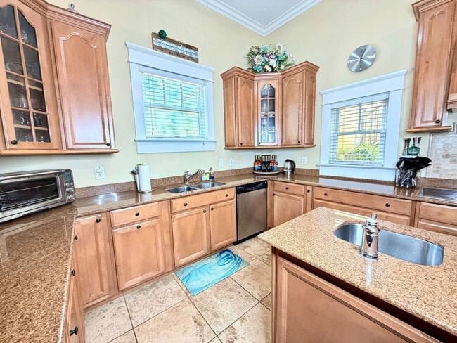 Building Photo - 509 S Willow Ave