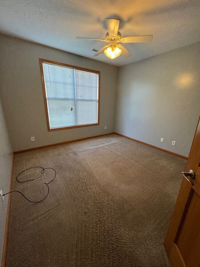 Building Photo - Two Bed, Two Bath, Two Car Garage Condo in...