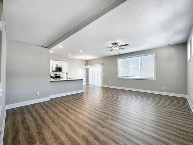 Building Photo - 1404 Primrose Ln