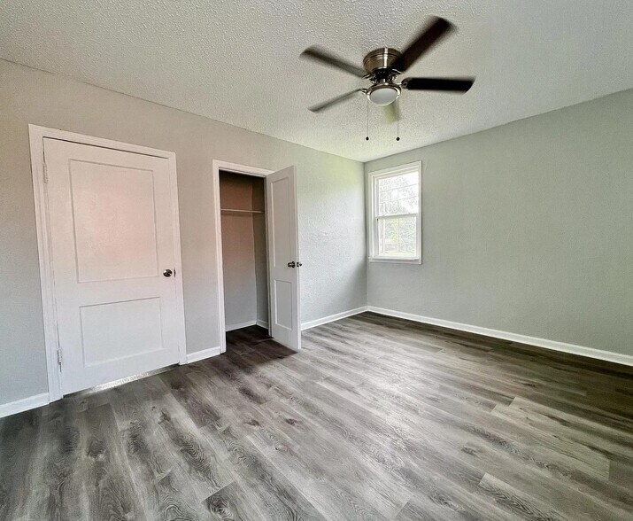 Building Photo - 3398 Southmont Dr