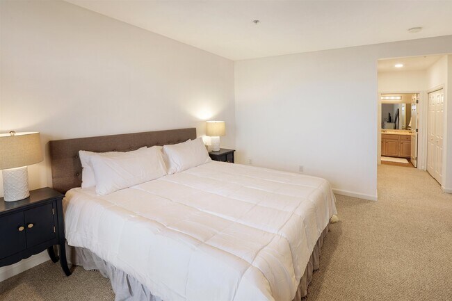 Building Photo - 43 Lafayette Rd