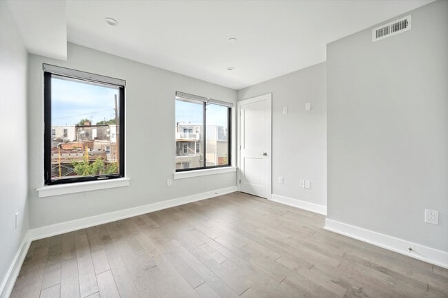 Building Photo - 3834 Baring St
