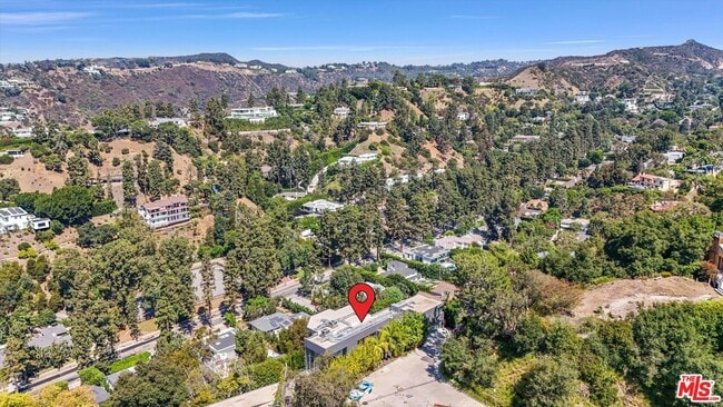 Building Photo - 9400 Readcrest Dr