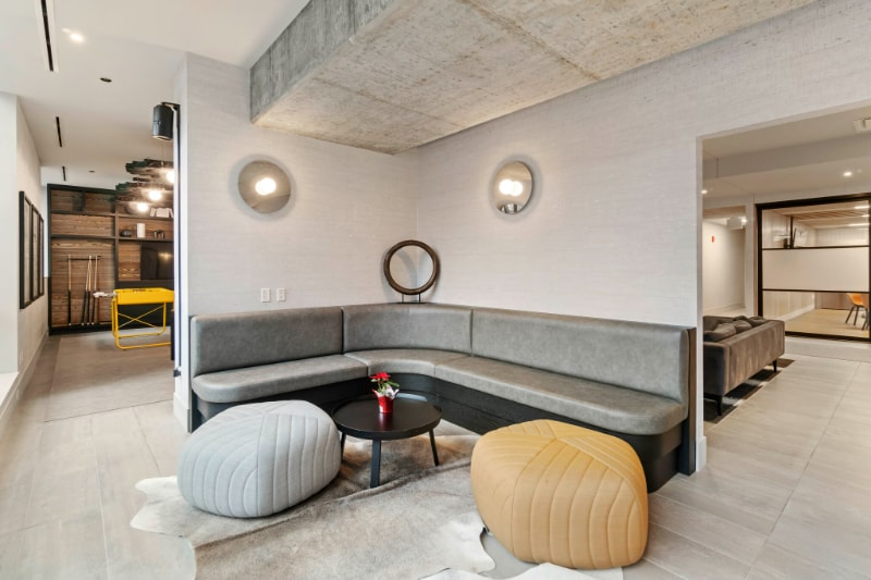 Building Photo - 713 S Clark St