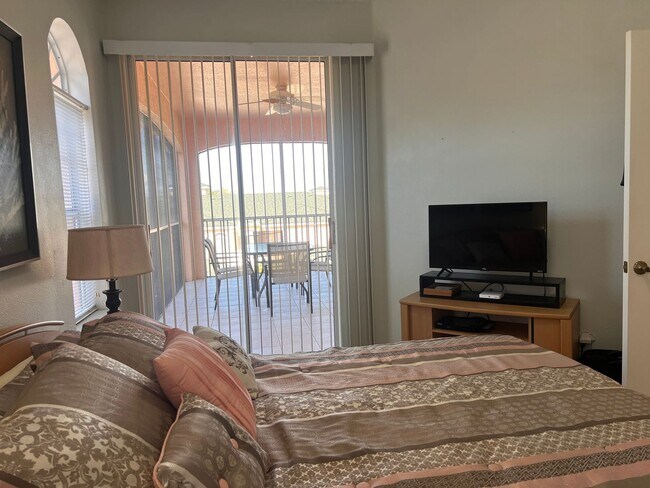 Building Photo - Modern 2BD/2BA Condo in Gondola Park