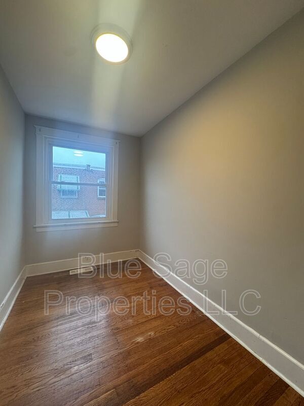 Building Photo - 7059 Greenwood Ave