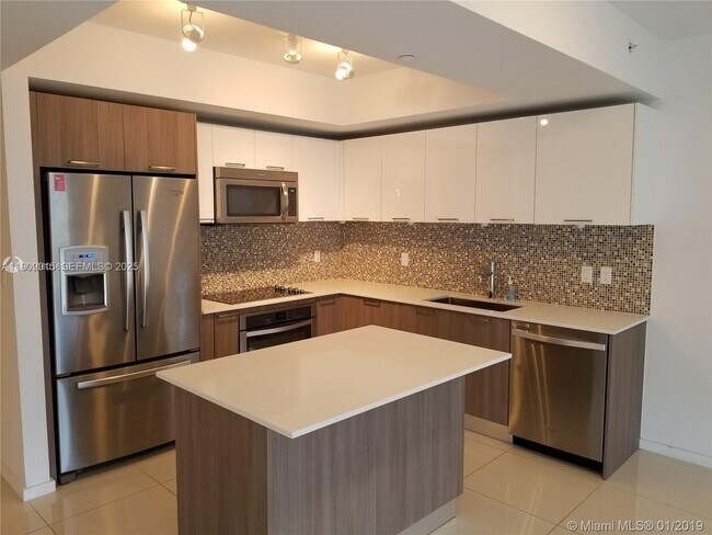 Building Photo - 5252 NW 85th Ave