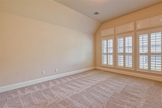 Building Photo - 2603 Longlake Dr