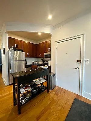 Building Photo - "Charming 2-Bedroom Gem in the Heart of Brooklyn - Your Perfect Urban Retreat!"